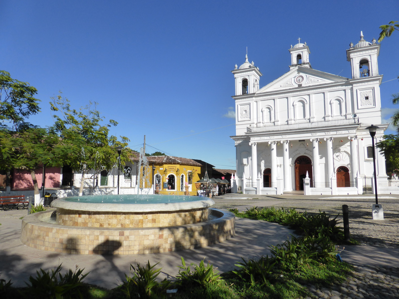 A Picture from Suchitoto, El Salvador - Travel Writing