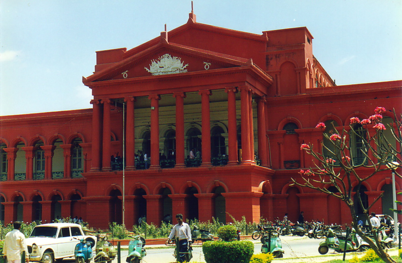 The High Court In Bangalore A Picture From Bangalore India Travel 